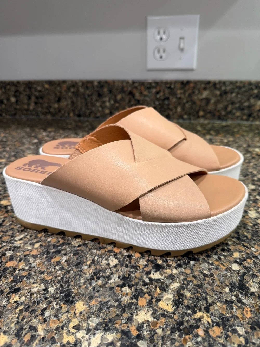 Sorel tan leather